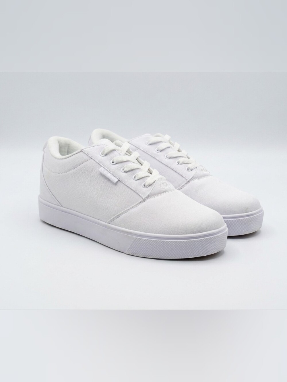 Heelys Men’s Size 12 White Skate Shoes Sneakers Hidden Wheels Like New